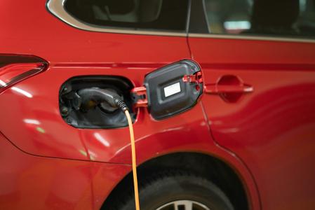 Essential EV Window Tinting: Save Battery, Boost Privacy & Comfortimage